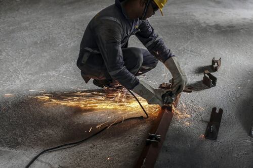 Empresarios manufactureros disminuyen su confianza para invertir durante julio