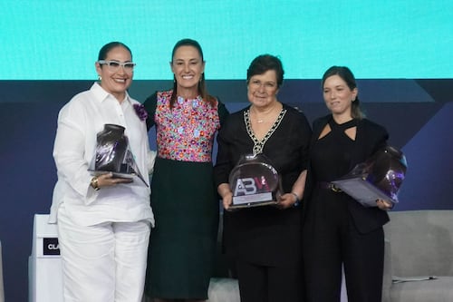 ‘Tiene mucho que darle al país’: Acuerdan Sheinbaum y banca aumentar el crédito al 45% del PIB