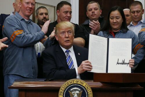 Trump exenta a México de aranceles, pero lanza amenaza