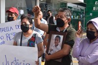Iker David perdió su brazo en accidente; van 9 días de protesta en terminal camionera en Guerrero