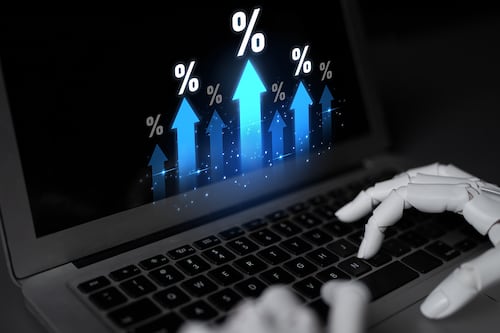 Expansión masiva de la IA ‘dispara’ los precios de laptops, teléfonos y de la electricidad