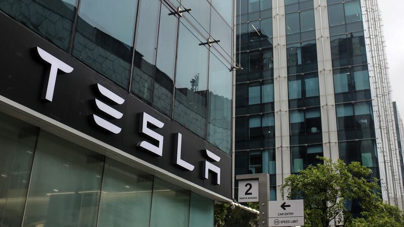 ‘Llueve sobre mojado’ a Elon Musk: Ventas de Tesla registran su mayor caída en una década