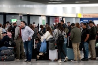 ‘No podíamos irnos’: Así vivieron turistas de EU en Jalisco el abatimiento de ‘El Mencho’