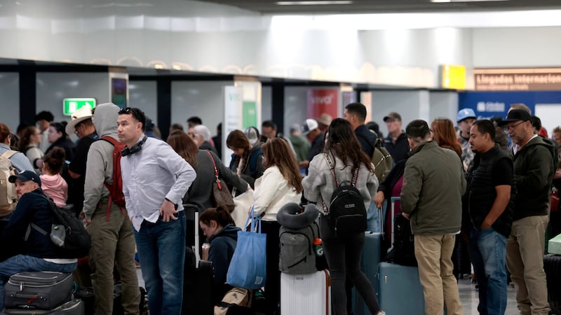 ‘No podíamos irnos’: Así vivieron turistas de EU en Jalisco el abatimiento de ‘El Mencho’