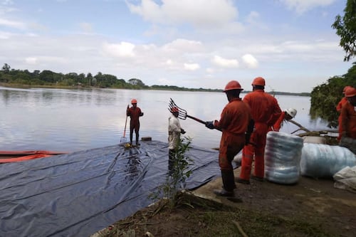 Playas de Veracruz cierran por derrame de hidrocarburo: Pescadores y restauranteros, los más afectados