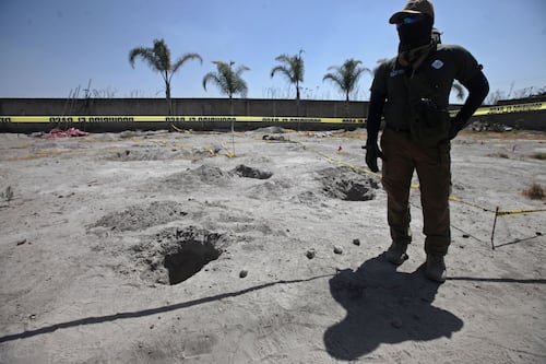 Hallan fosa con restos humanos en Rancho Izaguirre: ‘La cantidad es mucho mayor a la del año pasado’