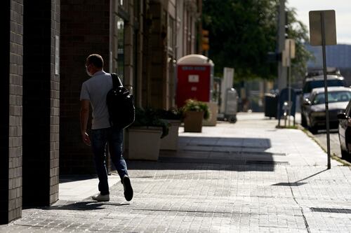 Covid-19 y migrantes en EU: crean riqueza y son perseguidos como delincuentes