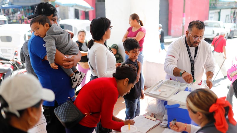 Brote de sarampión en México: Jalisco intensifica, a contrarreloj, aplicación de vacunas