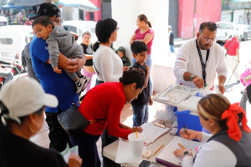 Brote de sarampión en México: Jalisco intensifica, a contrarreloj, aplicación de vacunas