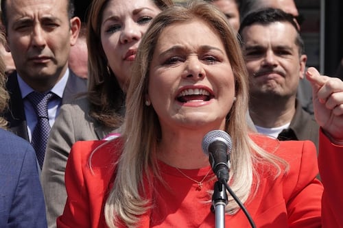 Posponen audiencia de Maru Campos por denuncia de Javier Corral; abogado acusa hostigamiento