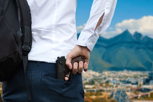 Amenazas de tiroteos provocan operativos en escuelas de NL: Alertan por tendencia en TikTok