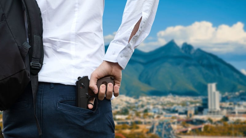 Amenazas de tiroteos provocan operativos en escuelas de NL: Alertan por tendencia en TikTok