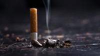 Tranquilos, fumadores: AMLO asegura que no habrá aumento de impuesto al cigarro para 2023