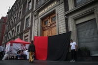 Huelga en Monte de Piedad: Sindicato pide alza de 5% en salarios para terminarla