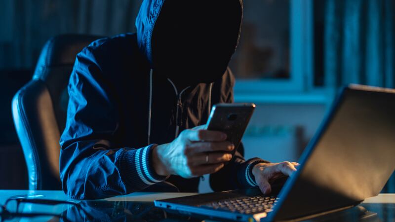 ¿Cómo funciona Pegasus, el software usado para espiar a periodistas y activistas en México y el mundo?