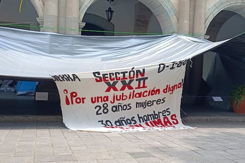 Maestros de la Sección 22 de la CNTE instalan plantón permanente en el zócalo de Oaxaca