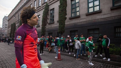 El FIFA Fan Fest presenta largas filas para entrar. (Foto: Créditos Cuartoscuro)