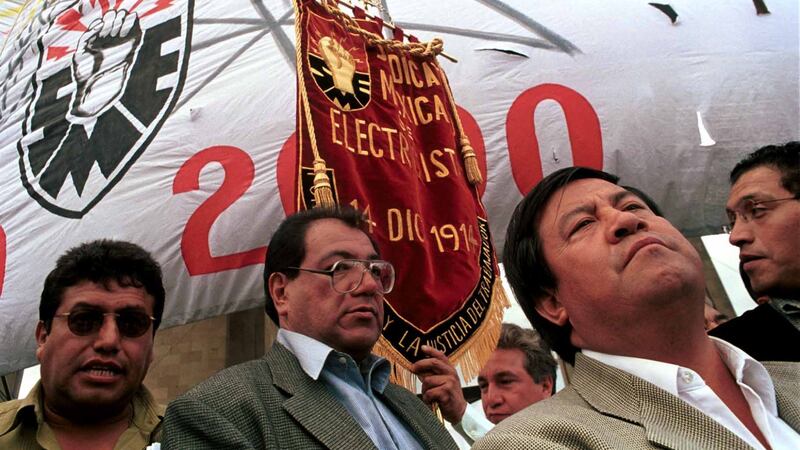 AMLO anuncia programa de compensación para extrabajadores de Luz y Fuerza