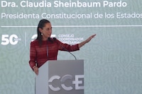 Incentivos para pago de deudas fiscales sin recargos o multas: Sheinbaum anuncia ante empresarios