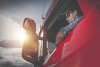 Faltan 2.6 millones de operadores de camiones de carga en el mundo