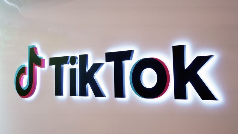 ‘Pongamos a prueba’ los productos que salen en TikTok: Activan función de compras directas en la app