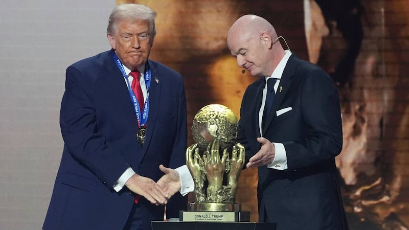 Infantino justifica charla con Trump sobre Balogun; ‘las rojas no se anulan por llamadas’, responde Blatter