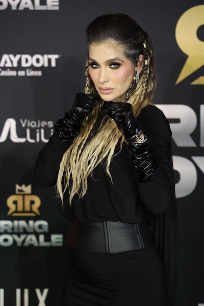 Marcela Mistral consiguió derrotar a Karely Ruiz en una de las peleas estelares de Ring Royale. (FOTO: GALO CAÑAS/CUARTOSCURO)