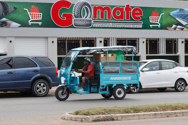 Energía solar vs. apagones en Cuba: Proyecto comunitario ofrece alternativa ante escasez de combustible