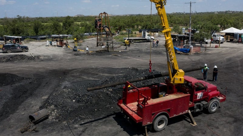 Familias de mineros desmienten a AMLO: No todas aceptaron plan de rescate, aseguran