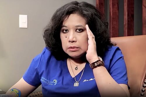 Puebla amenaza con cárcel o multa a Marilyn Cote, falsa psiquiatra, si no presenta títulos