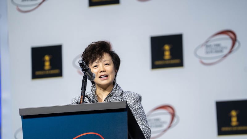 Entrevista con Stella Li: La Visión de BYD sobre el Crecimiento Global y el Futuro de los Vehículos Eléctricos.