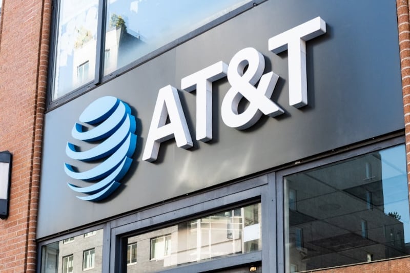 Vinculación de líneas ‘le pega’ a AT&T: Recargas telefónicas caen a 3.11% en primer trimestre de 2026