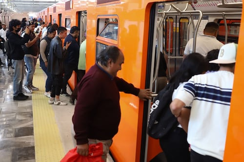 ‘Muy lentos, más de lo acostumbrado’: Usuarios de la Línea 3 del Metro de CDMX esperan hasta 10 minutos