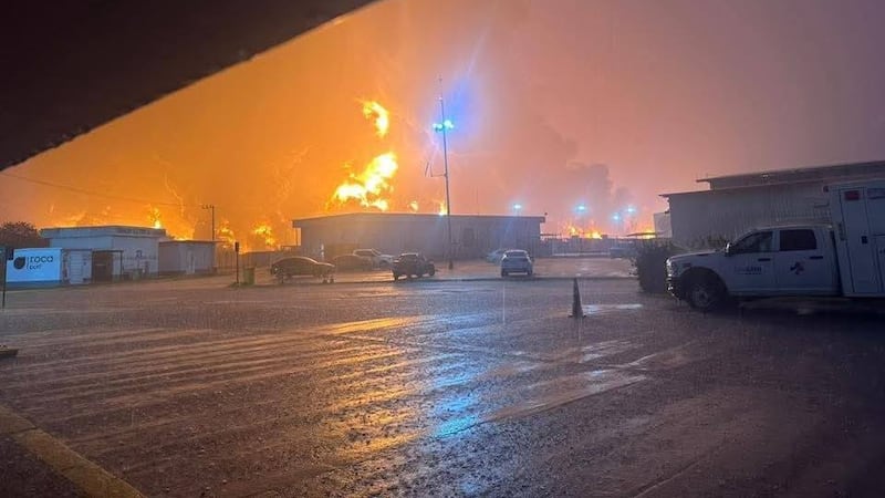 Pemex confirma que incendio en la Refinería Olmeca dejó cinco muertos: Fuego inició por derrame