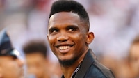 Samuel Eto’o se disculpa por agresión a youtuber en Qatar; acusa insultos de los argelinos