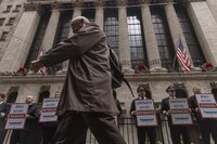 Wall Street cierra’ con suerte’ en martes 13, tras dato de inflación en EU