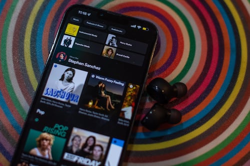 Spotify ‘le baja el volumen’ a su fuerza de trabajo: Recorta 1,500 empleos