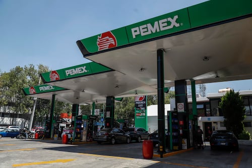 Lo barato sale caro: Especialistas advierten al Gobierno por mantener estímulos fiscales para gasolina