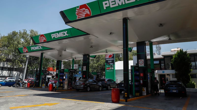 Lo barato sale caro: Especialistas advierten al Gobierno por mantener estímulos fiscales para gasolina