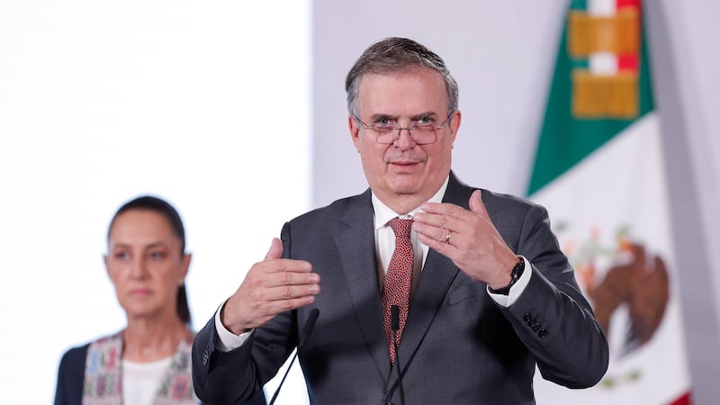 ¿Vienen nuevos aranceles de EU a México? Ebrard adelanta posibles tarifas por sobrecapacidad de producción