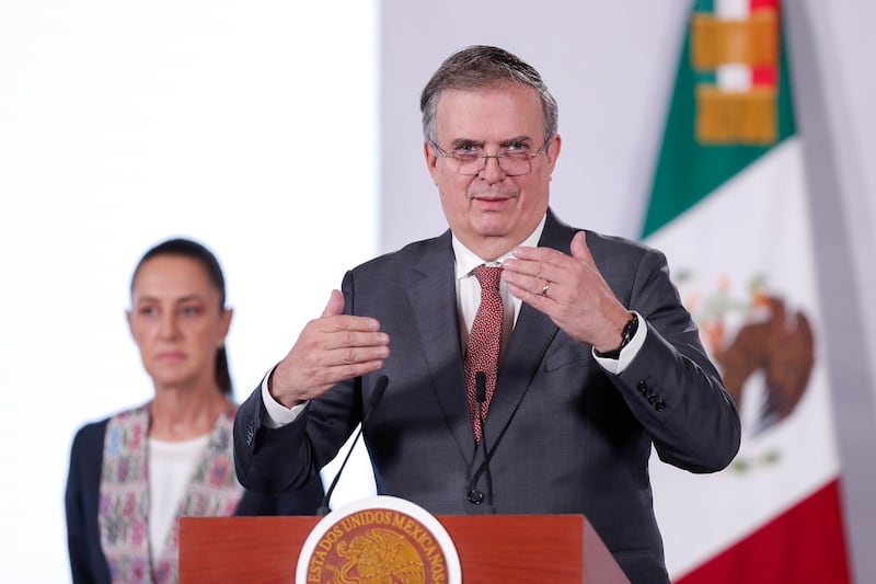 ¿Vienen nuevos aranceles de EU a México? Ebrard adelanta posibles tarifas por sobrecapacidad de producción