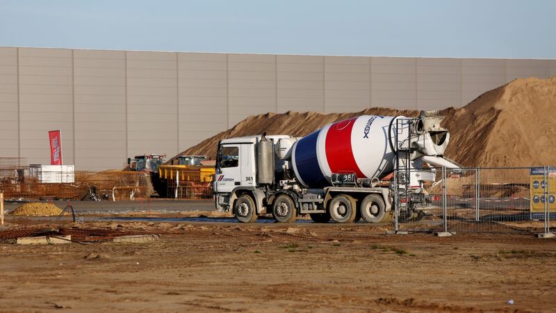 Inflación y la guerra entre Rusia y Ucrania ‘cimbran’ resultados del 3T22 de Cemex