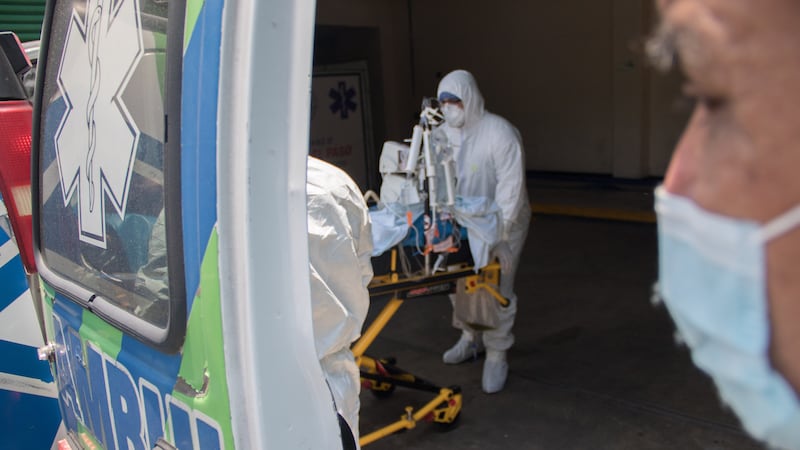 COVID-19 en México: suman 3,698 nuevos casos y 326 muertes adicionales