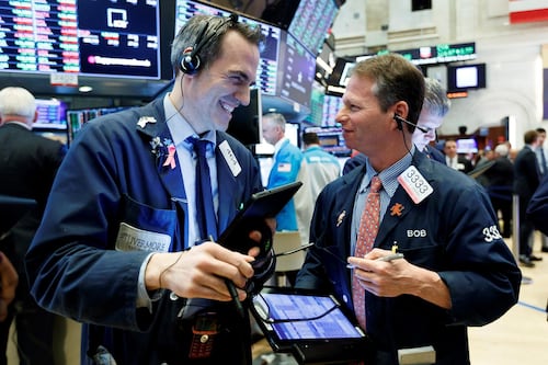 Wall Street cierra ‘de buenas’ y Nasdaq sube 1.03% por certidumbre en Medio Oriente; BMV avanza 1.94%
