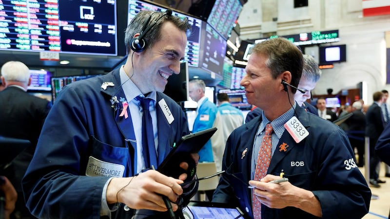 Wall Street cierra ‘de buenas’ y Nasdaq sube 1.03% por certidumbre en Medio Oriente; BMV avanza 1.94%