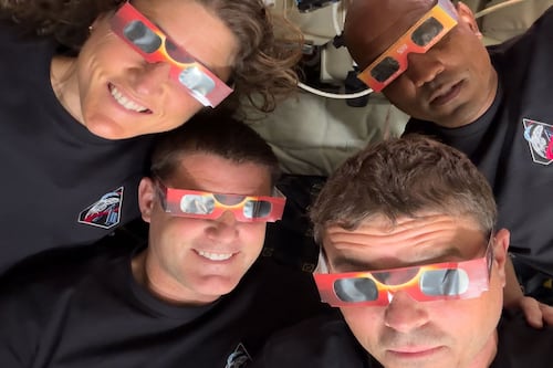 Astronautas de Artemis II narran su viaje a la Luna: ‘Somos afortunados de vivir en el planeta Tierra’