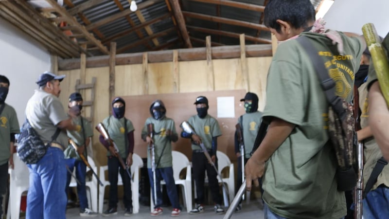 Llevan a menores a la batalla: Arman en José Joaquín Herrera, Guerrero, a niños y niñas