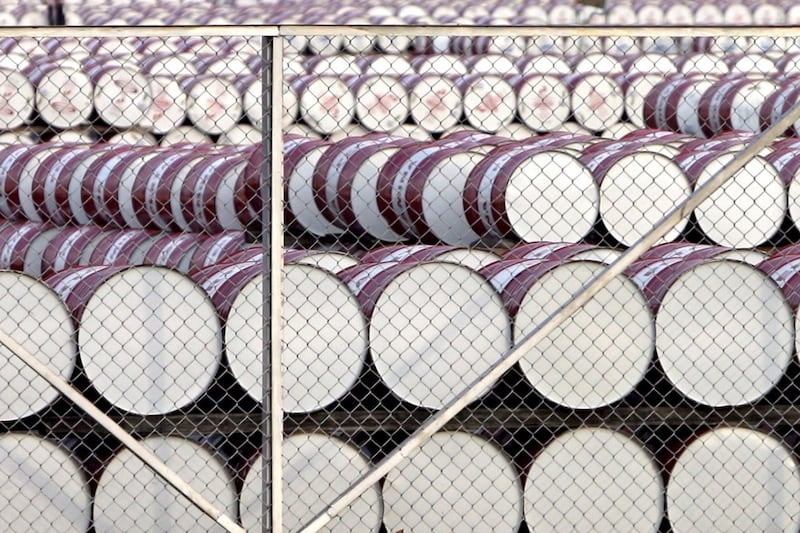 Crisis en Medio Oriente: Guerra de EU con Irán dispara hasta 9% el precio del petróleo