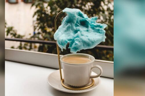 ‘Parece que va a llover’: Aquí puedes probar el café con lluvia de algodón de azúcar en la CDMX