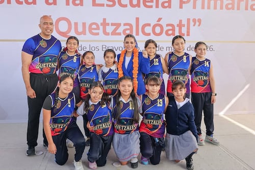 Encabeza Evelyn Salgado homenaje al lábaro patrio en la escuela primaria “Quetzalcóatl” de Chilpancingo
